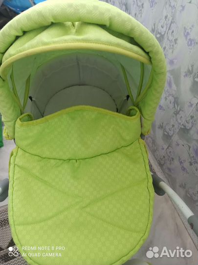 Игрушечная коляска для кукол