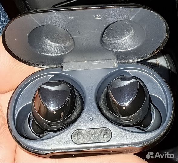 Беспроводные наушники Samsung buds plus