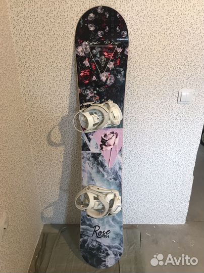 Сноуборд с креплениями