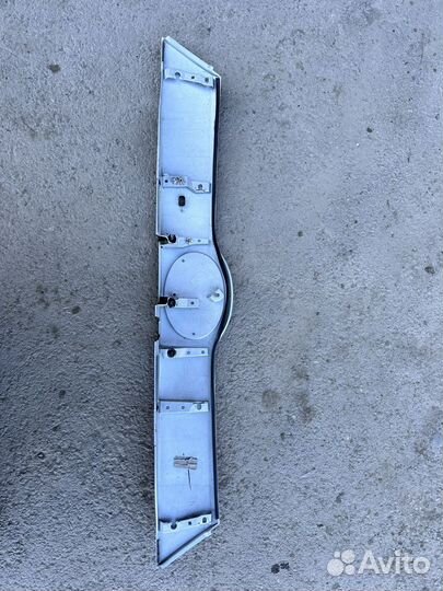 Накладка замка багажника toyota highlander 2014