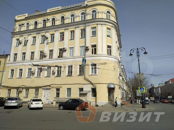 Помещение на пл.Революции на трафике под кафе, маг