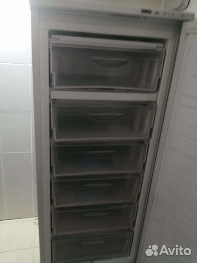 Холодильник атлант морозильник