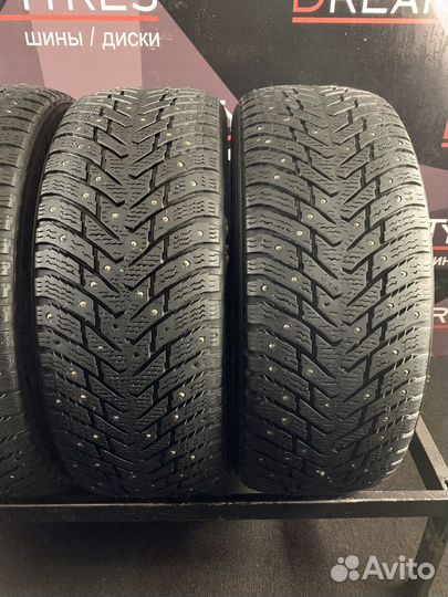 Nokian Tyres Hakkapeliitta 8 215/55 R17