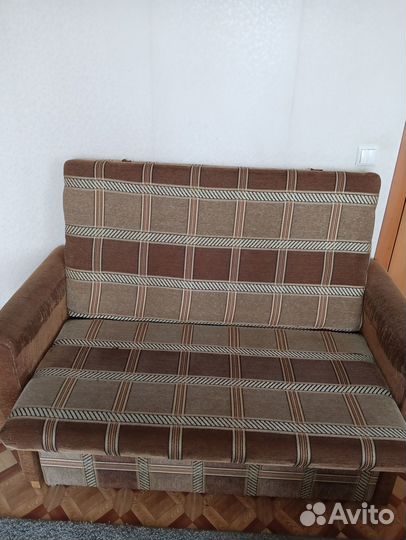 Отдам диван