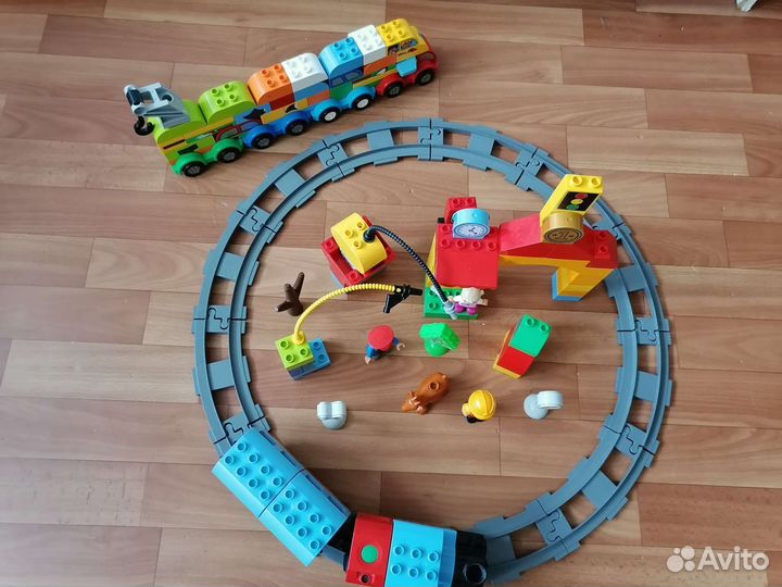 Железная дорога и набор машинок Lego duplo