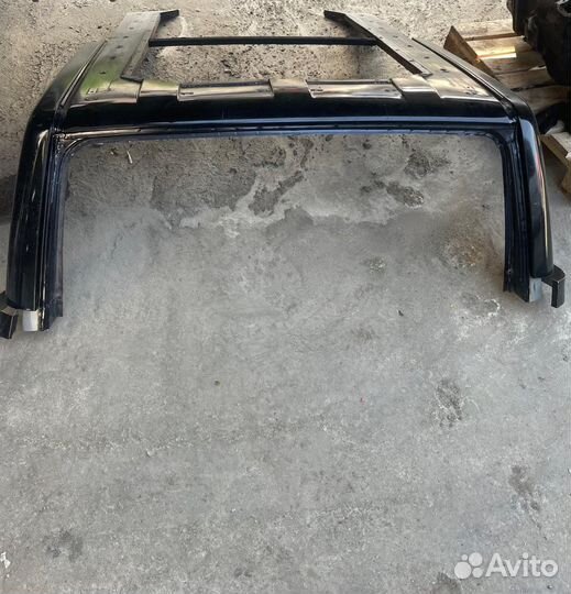 Боковые стекло багажника