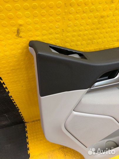 Б/У Обшивка двери В хорошем состоянии, оригиналnnУ