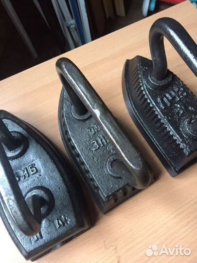 Утюг старинный, чугунный
