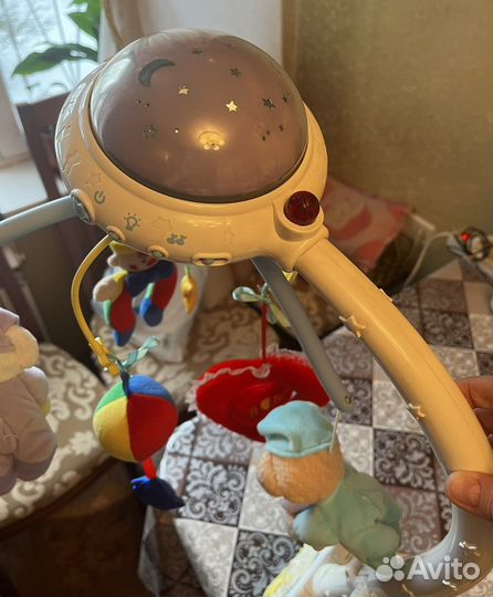 Музыкальная карусель над кроваткой