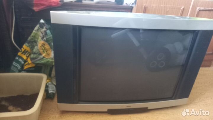 Продаётся телевизор бу love