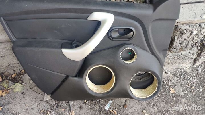 Обшивка двери Логан Ларгус