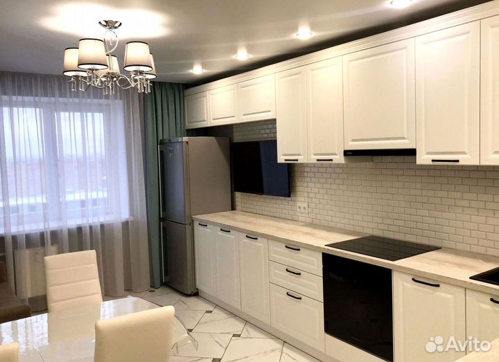 Кухонный гарнитур в современном стиле на заказ