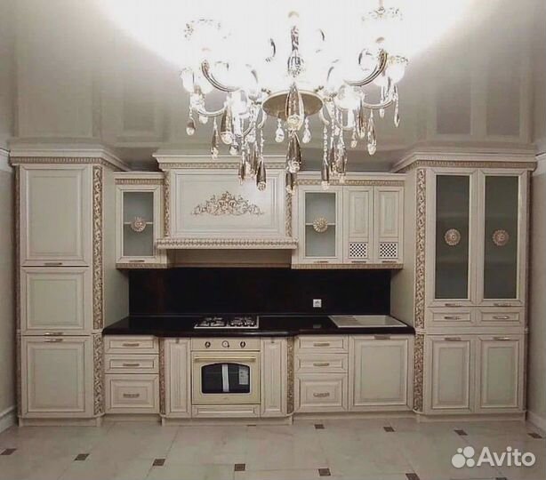 Кухня в классике крем/золото