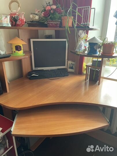 Компьютерный стол