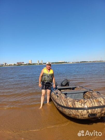 Лодка с мотором