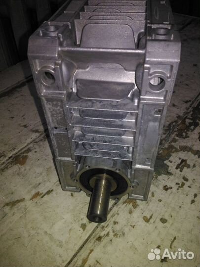 Редуктор U90 20/1