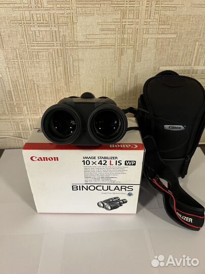Бинокль Canon 10x42 L IS WP