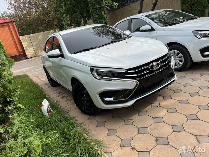 LADA Vesta 1.6 МТ, 2023, 3 км