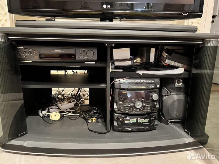 Тумба под тв Италия отделка кожа