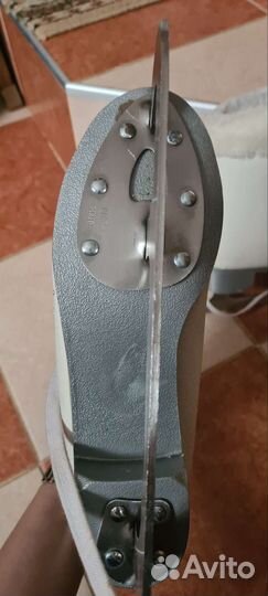 Коньки женские 37-38