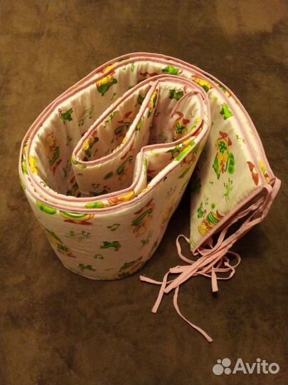 Бортик в кроватку