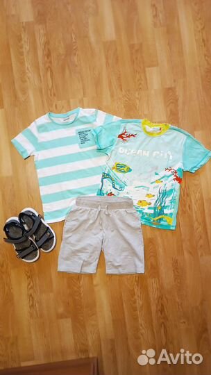 На доставке летние вещи для мальчика