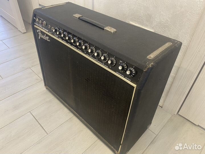 Комбоусилитель Fender Super Twin Reverb