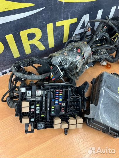 Блок предохранителей под капот Kia Cerato 4 G4FM