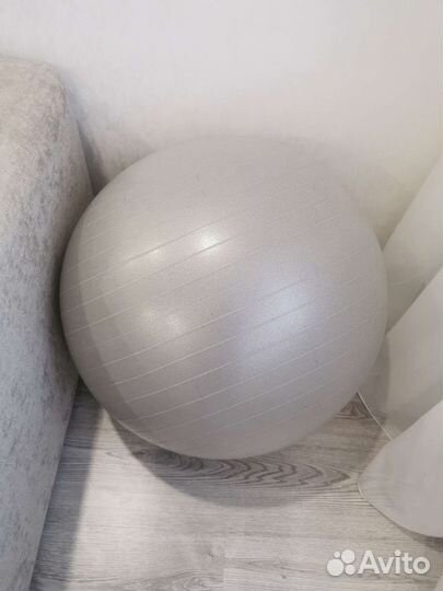 Гимнастический мяч фитбол