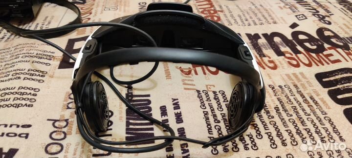 3D шлем Sony HMZ-T1