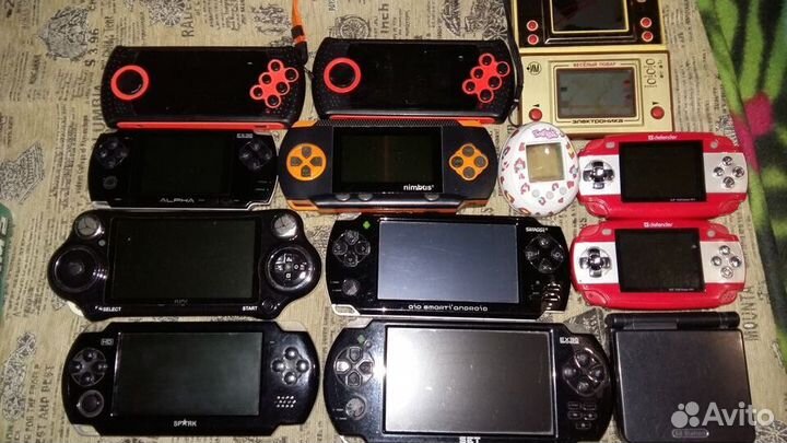 Коллекция портативных приставок