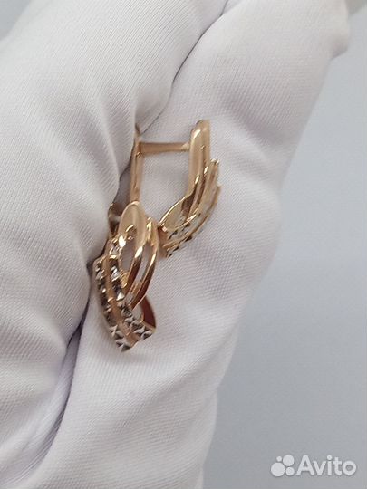 Золотые серьги