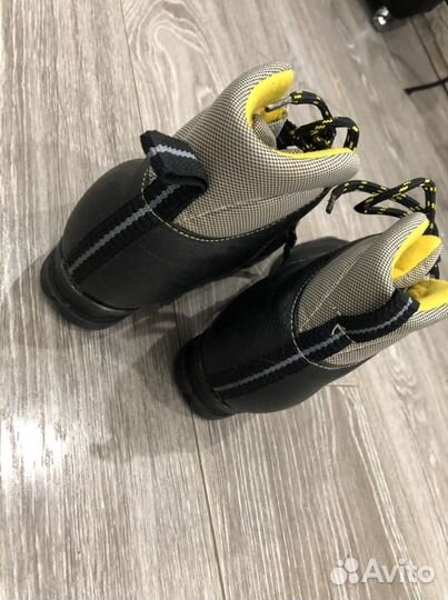 Лыжные ботинки