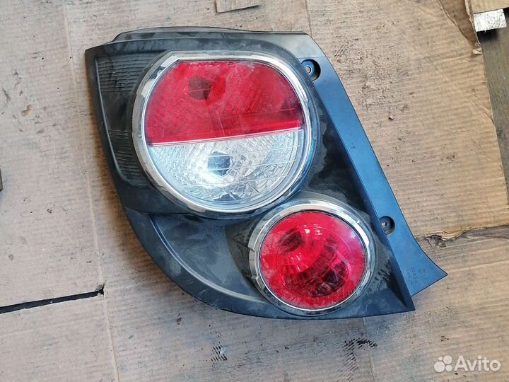 Фонарь задний левый Chevrolet Aveo T300