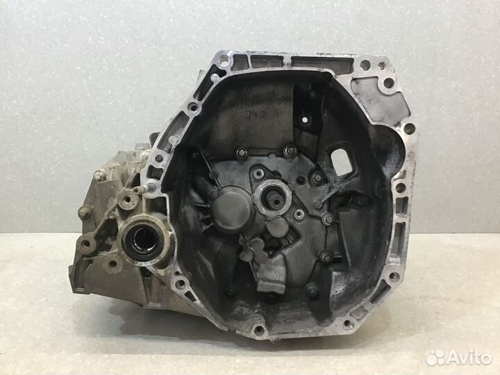 МКПП (механическая коробка переключения передач) R