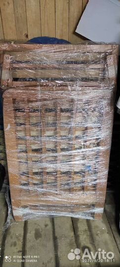 Детская кроватка с маятником и ящиком