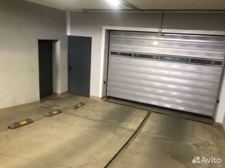 Кладовка на автостоянке