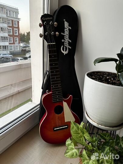 Электроукулеле Epiphone Les Paul AC