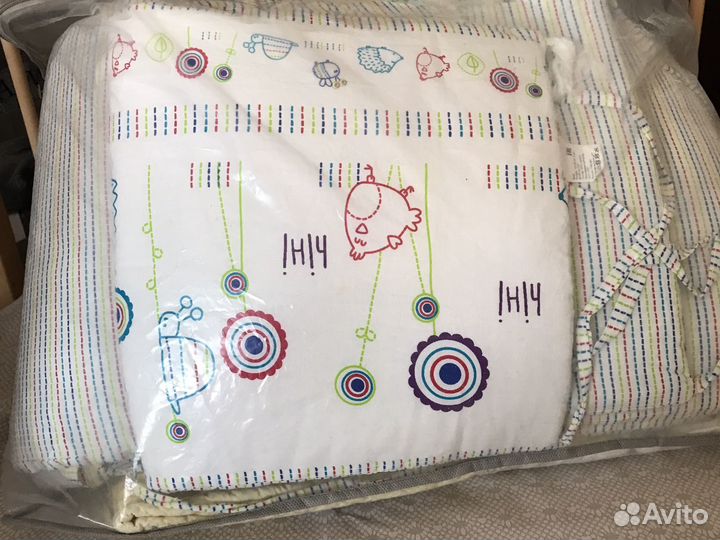 Детская кроватка с маятником