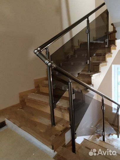 Стеклянные ограждения для дома и дачи