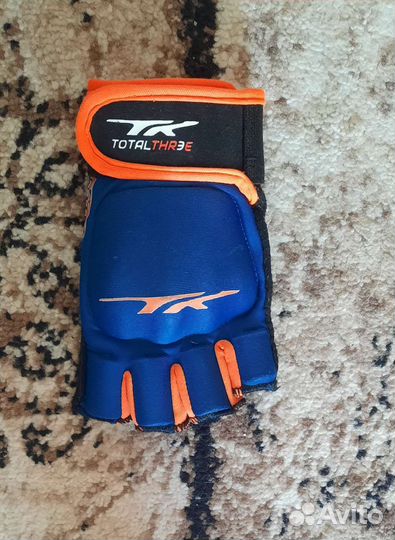 Перчатка для хоккея на траве (TK)