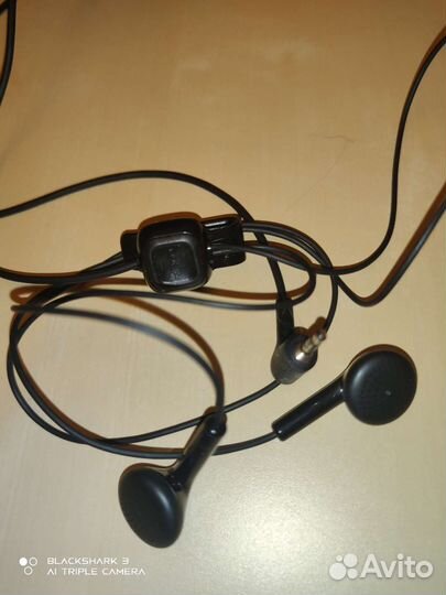 Проводные наушники