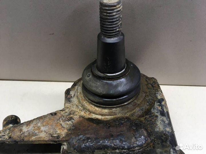 Рычаг передний нижний левый Land Rover Discovery 4