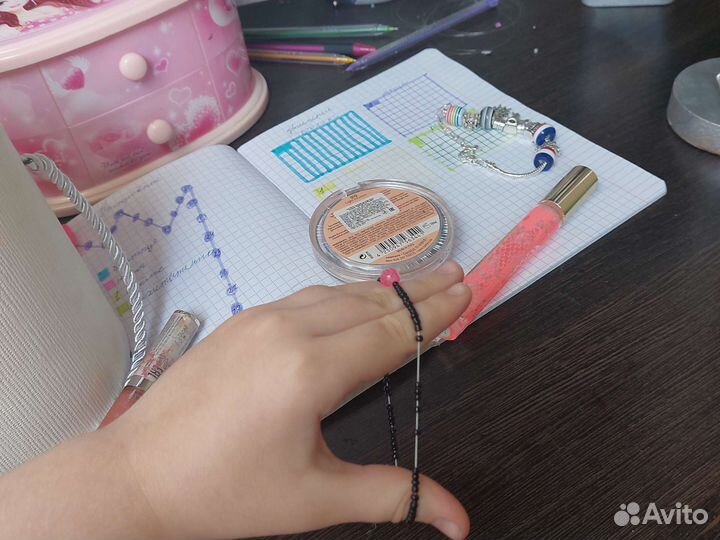 Браслет из бисера на резинке