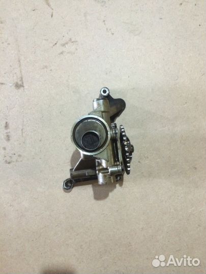 Масляный насос Audi A8 (D2) 2.8i