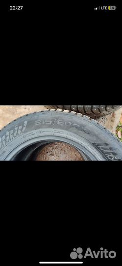 Nokian Tyres Hakkapeliitta 9 215/60 R16