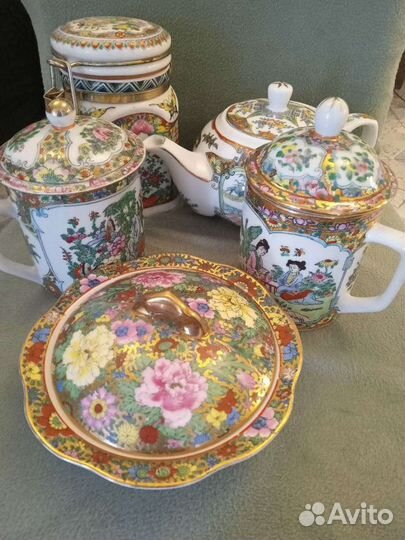 Китайские чайник, чайница, ваза, чашка