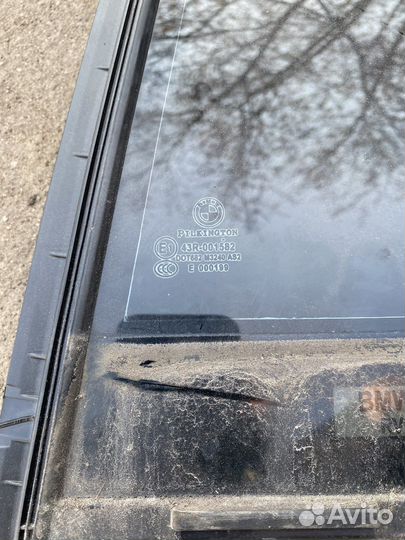 Стекло заднее левое в крыло bmw f10
