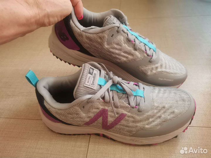 Кроссовки женские NB