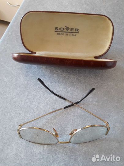 Футляр для очков, очки от солнца